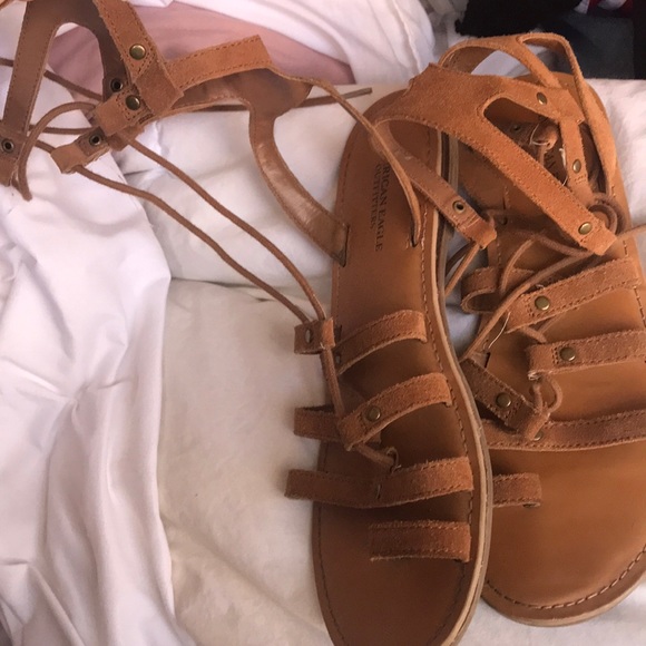 American Eagle tan sandals - Picture 3 of 4